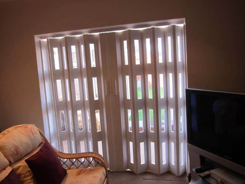 Concertina Walls with Mini Windows